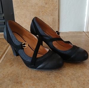 Women's shoes 8.5